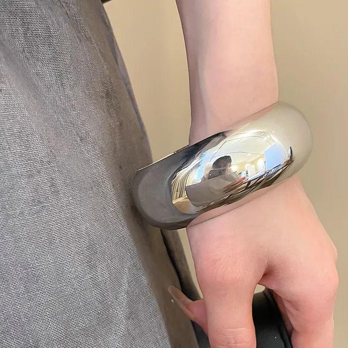 Metal Medium Bangles Bracelet